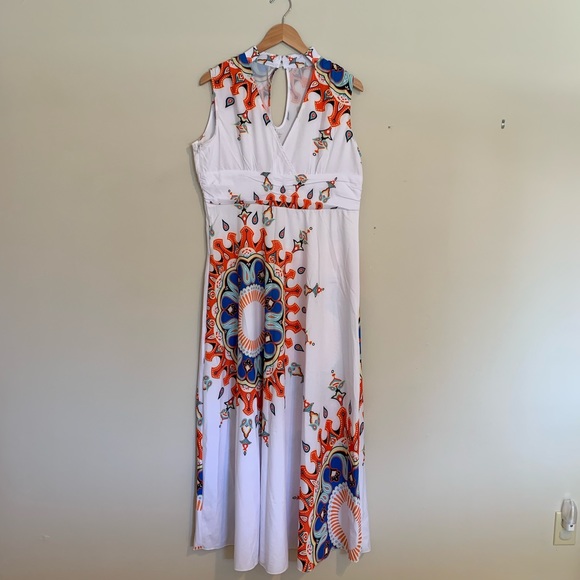 Dresses & Skirts - FREE Floral print white floor length sleeveless